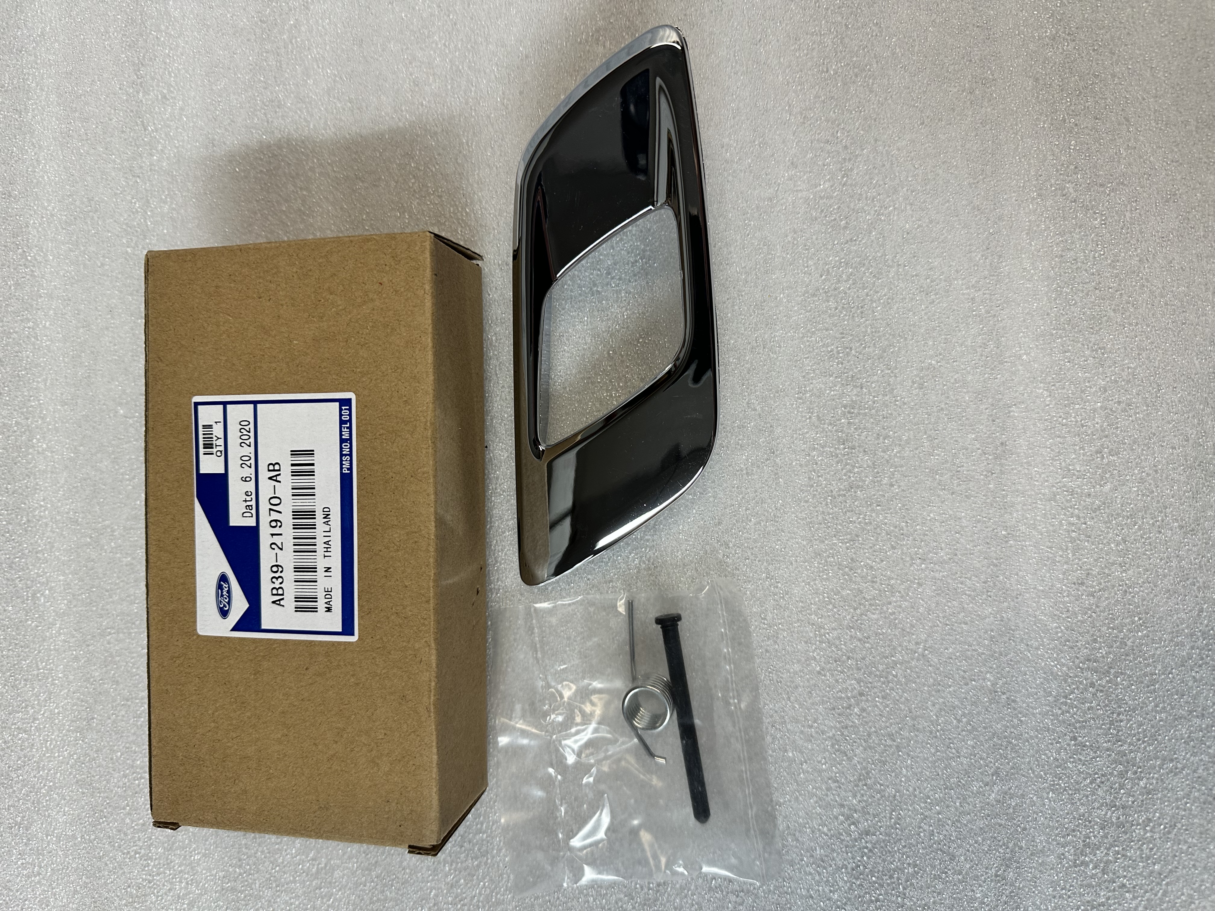 RIGHT INSIDE CHROME DOOR HANDLE / MANECILLA INTERIOR CROMADA  2011/UP  FORD RANGER MAZDA BT50 3.2 & 2.2 VALUE LINE