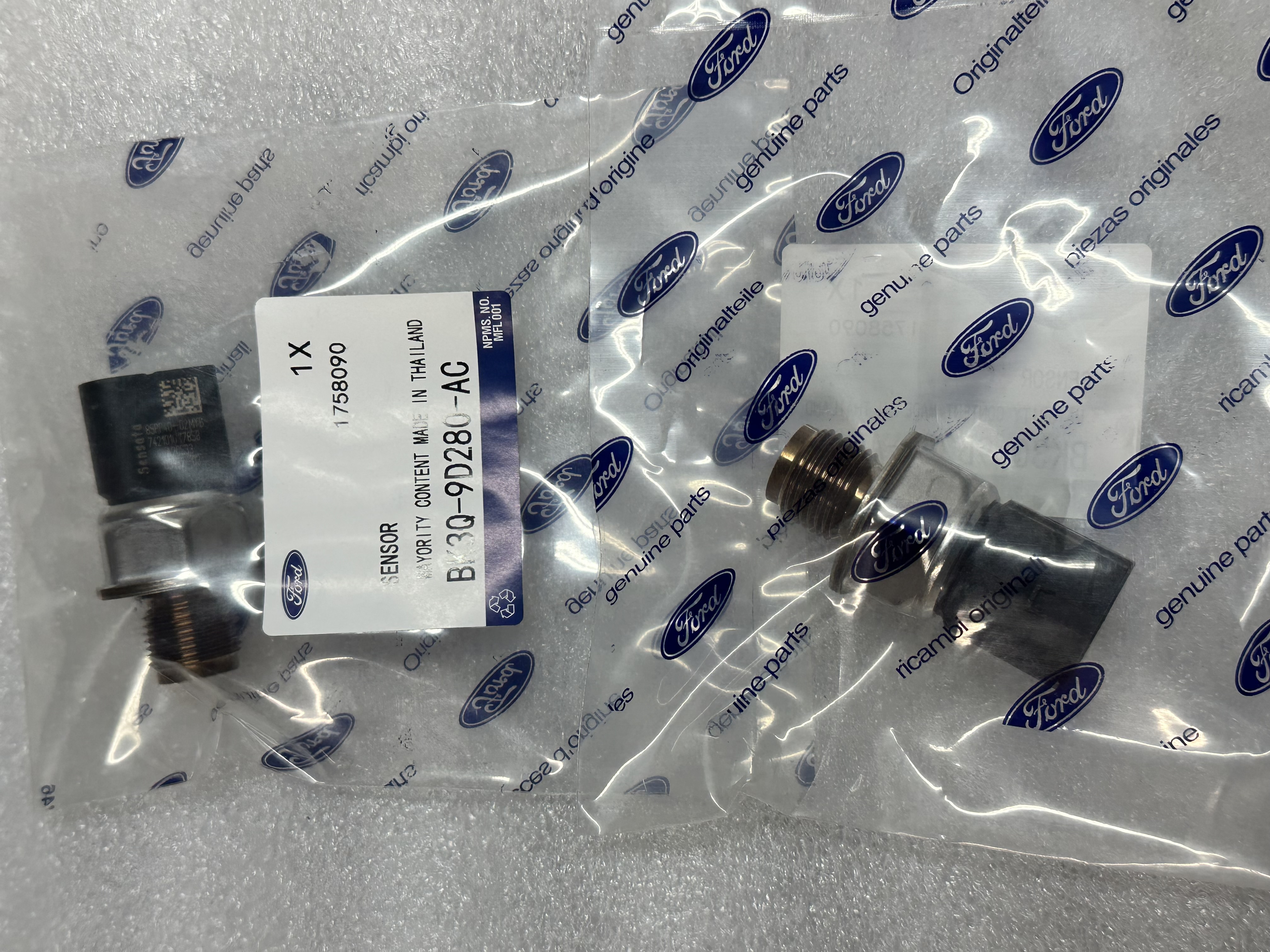 FUEL RAIL SENSOR SENSOR DEL RAIL DE COMBUSTIBLE MOTOR 2.2 FORD RANGER MAZDA BT50